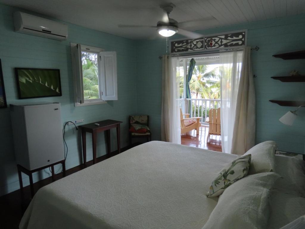 Sand Dollar Beach Bed & Breakfast 博卡斯德尔托罗 外观 照片